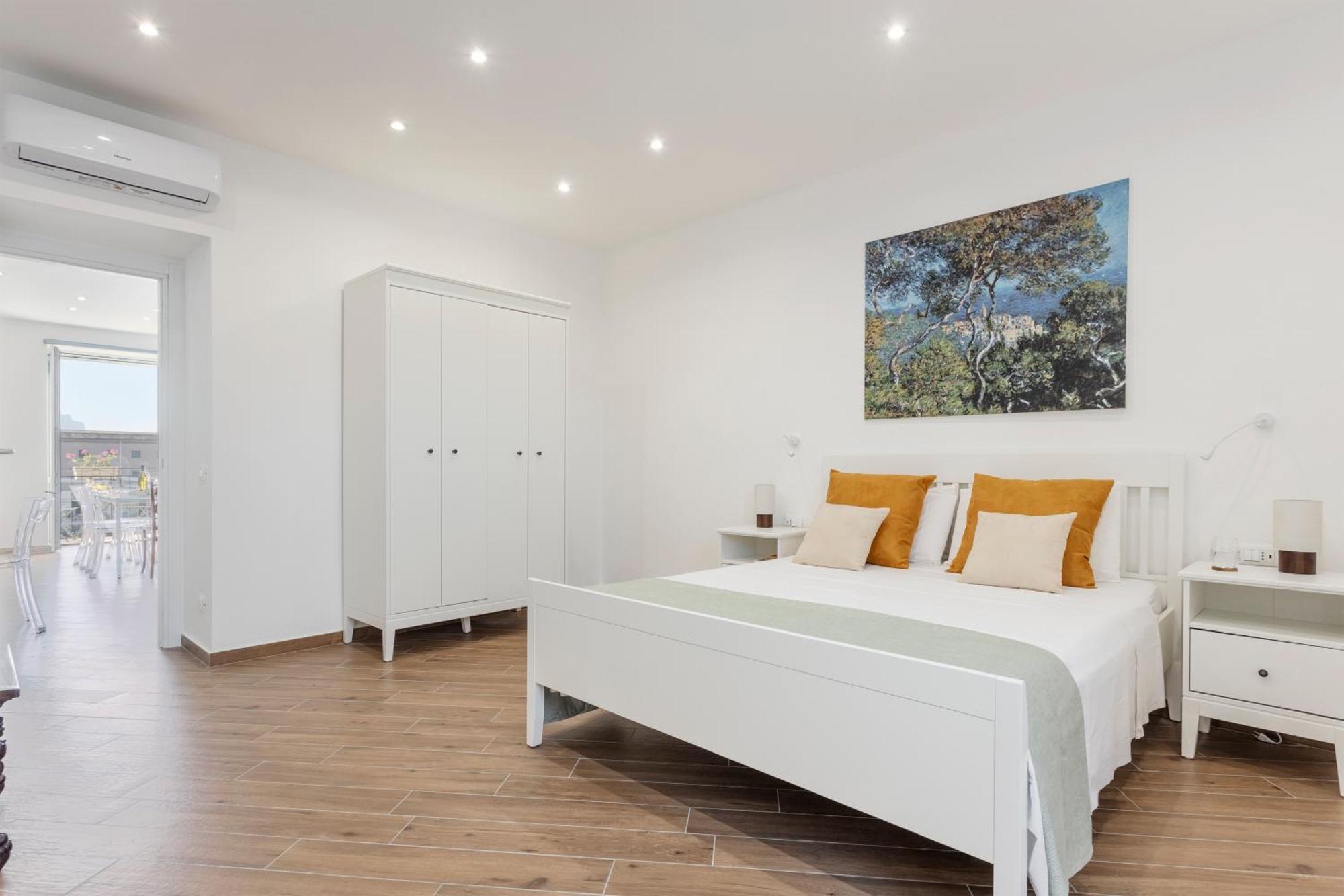 Old Port Luxury Apartment Palermo