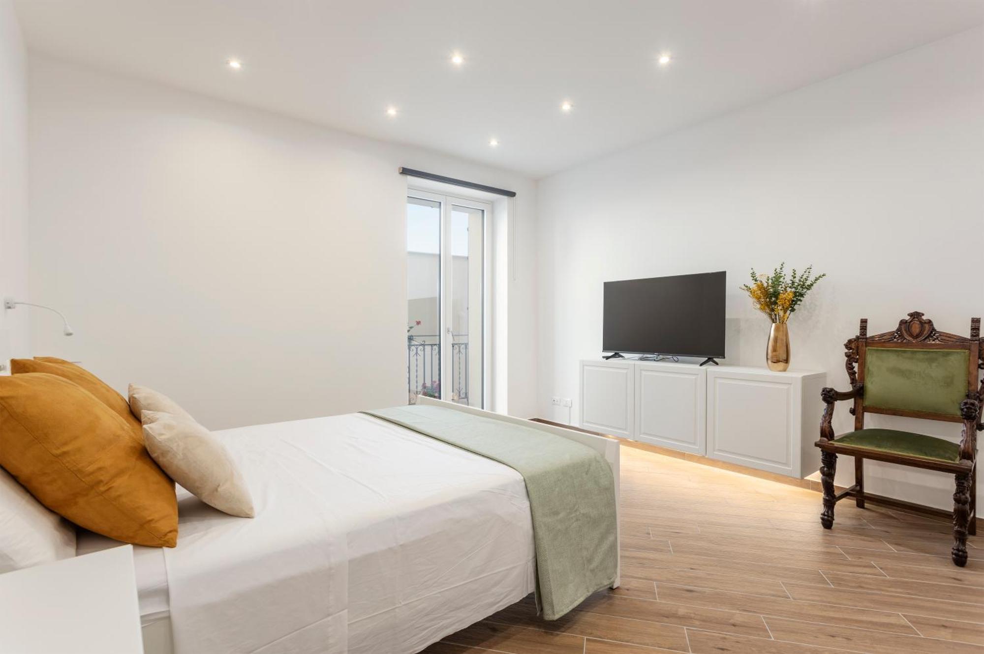 Old Port Luxury Apartment *