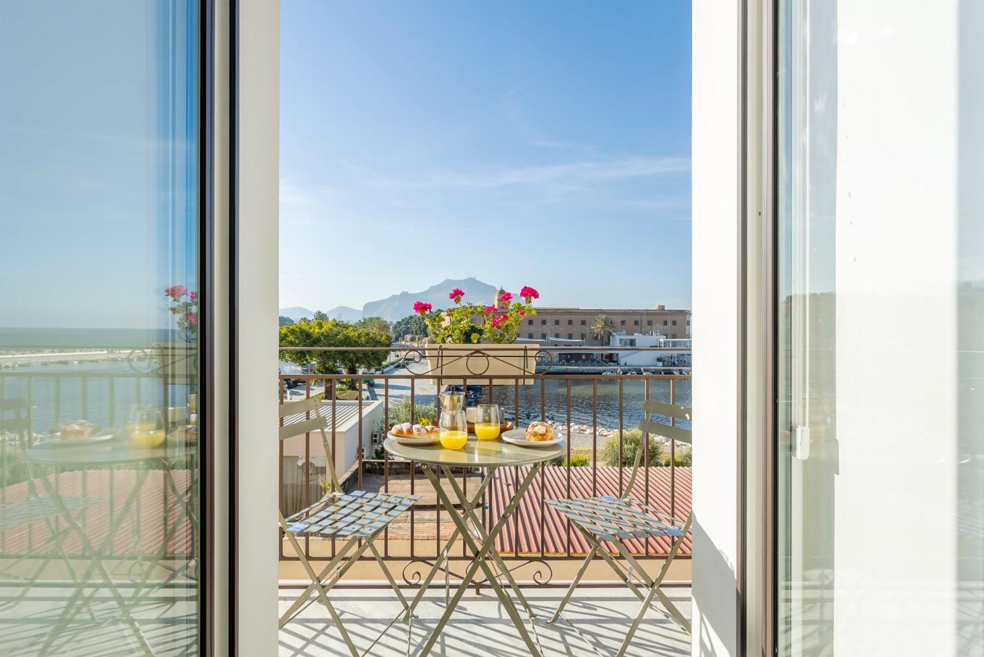 Old Port Luxury Apartment