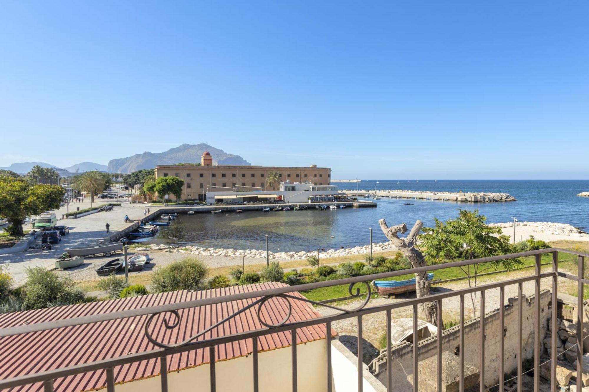 Old Port Luxury Apartment Palermo